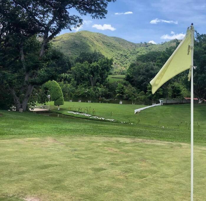 Casa Dentro Del Campo De Golf Vila Comayagua Exterior foto